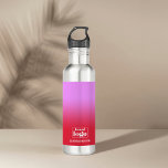Garrafa Logotipo Elemental do Gradiente Lilac Vermelho Min<br><div class="desc">Você está cansado das mesmas garrafas de água entediantes que carecem de estilo e personalidade? Temos a solução para você! Apresentando nossa garrafa de água de aço inoxidável na moda moderna. Ele não só mantém suas bebidas legal e refrescantes ao longo do dia, como também adiciona um toque de sofisticação...</div>