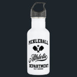 Garrafa Mancha Personalizada do Departamento de Atento de<br><div class="desc">Hídrico em estilo com esta engraçada garrafa de água de pickleball com pás de pickleball cruzadas, bola e tipografia retrô em preto. Adicione seu texto personalizado para personalizar - nome do jogador, nome do grupo, nome do clube, cidade, nome do torneio, etc. Faz um presente de excelente para jogadores de...</div>