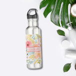 Garrafa Monograma Nome Floral Cor de Água Botânica Rosa<br><div class="desc">Monograma! Esta bonito garrafa de água botânica floral cor-de-água rosa fará um presente de excelente,  ou comprar para si.</div>