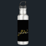 Garrafa Monograma Preto Cor Dourada Simples Nome Próprio M<br><div class="desc">Procurando um design funcional e excelente? Essa design simples,  minimalista e moderna é para você. Que tal esta design que lhe dará desenhar de atenção?</div>