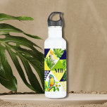 Garrafa Monograma Trendy Tropical Cockatoo Papagaio Floral<br><div class="desc">Esta design moderna apresenta um padrão tropical divertido com flores tropicais,  papagaios e coquetéis. Personalize com o seu monograma editando o modelo na caixa de texto fornecida</div>