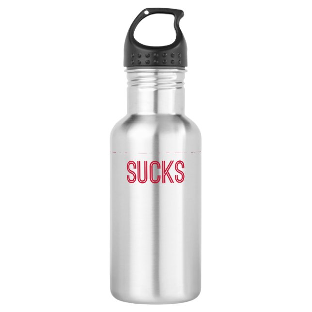 Garrafa New England Sucks (Texto Vermelho) (Frente)