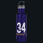 Garrafa Nome Personalizado Número do Jogador Número Cores<br><div class="desc">Garrafa de água metálica personalizada com um nome impresso esportivo e um número de camisola de equipe difícil, resistente e resistente em cores que podem ser iguais às cores de sua escola, equipe ou clube. Digite o número de cada companheiro de equipe e o primeiro ou sobrenome deles a criar...</div>