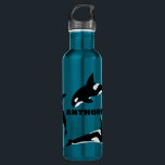 Garrafa Orcas Killer Whales Teal Blue Personalizado<br><div class="desc">Mantenha-se hidratado em estilo com esta garrafa de água personalizada que apresenta ilustrações de orcas ou baleias assassinas a preto e branco e está pronto para ser personalizado com o seu nome em letras negros.</div>