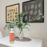 Garrafa Padrão simples de cor laranja rosa silvestre<br><div class="desc">Garrafa de água com padrão de cor laranja cor-de-rosa boho. É na moda ao mesmo tempo. O padrão do jardim parecerá excelente.</div>