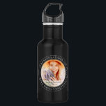 Garrafa Parabéns Formando Foto Elegante Simples Moderna<br><div class="desc">Este design simples e clássico é composto por tipografia serif e adiciona uma foto personalizada.</div>