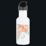 Garrafa Peach Floral Buquê com qualquer Monograma<br><div class="desc">Uma bela maneira de levar sua água aonde quer que você vá, esta design de garrafa de água inspirada feminina tem um buquê de rosas e peônias em pêssego e aquarela rosa com vegetação rasteira. O monograma mostrado aqui pode ser editado com o texto inicial desejado ou outro. Você pode...</div>