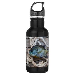 Garrafa Peixes-Bluegill nas docas e cordas
