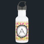 Garrafa Picles e Monograma Personalizado Sorvete<br><div class="desc">Uma garrafa de água com um doce padrão de Verão, contendo picolés e cones de sorvete em aquarelas vibrantes coloridas. Escreva seu dentro de monograma personalizado com uma forma de flor branca.</div>