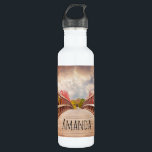 Garrafa Ponte rustica de madeira no país<br><div class="desc">Garrafa de água com uma ponte cênica de madeira que conduz a um caminho rodeado por árvores florestais que mudam de cor.</div>