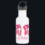 Garrafa Propriedade do Slipper de Dança Toe Ponteiro de Ba<br><div class="desc">Design de garrafa de água apresenta uma ilustração original de um par clássico de calçados de ponta de balé rosa. Simplesmente personalize com o nome do seu professor de dança ou dono de estúdio favorito para um presente de um tipo! Não vê o que está procurando? Precisa de ajuda para...</div>