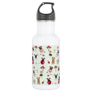 Garrafa Pugs doces dos namorados no fundo verde Pastel