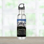 Garrafa Serenidade Inspiradora Montagem Rainier<br><div class="desc">Sinta sua sede nesta moda de água de aço inoxidável que apresenta uma foto cênica de neve capturou Monte Rainier junto com as palavras inspiradoras da Serenity Prayer. Selecione a cor da garrafa de água.</div>