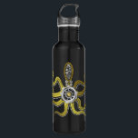 Garrafa Steampunk Gears Octopus Kraken<br><div class="desc">Este monstro-do-mar-boi tentado tem oito apêndices de ouro tipo arame, uma engrenagem prateada central e muitas engrenagens e pinos fazeres para cima da cabeça, olhos e xícaras de sução. É um polvo robô / kraken, um monstro da máquina de metal para qualquer um que goste de geek ficção científica /...</div>