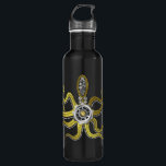 Garrafa Steampunk Gears Octopus Kraken<br><div class="desc">Este monstro-do-mar-boi tentado tem oito apêndices de ouro tipo arame, uma engrenagem prateada central e muitas engrenagens e pinos fazeres para cima da cabeça, olhos e xícaras de sução. É um polvo robô / kraken, um monstro da máquina de metal para qualquer um que goste de geek ficção científica /...</div>