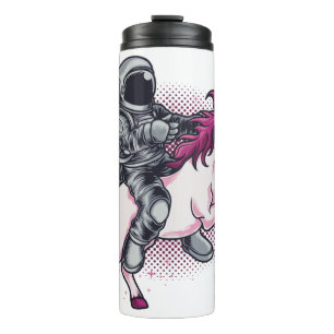 Garrafa Térmica Astronauta cavalgando um chapéu rosa de camiseta d