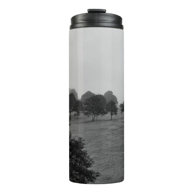 Garrafa Térmica Belas árvores e natureza no nevoeiro (Frente)