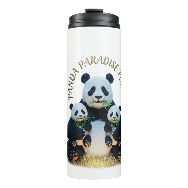 Garrafa Térmica Camiseta ADOM "Panda Paradise Found" com decote em (Frente)