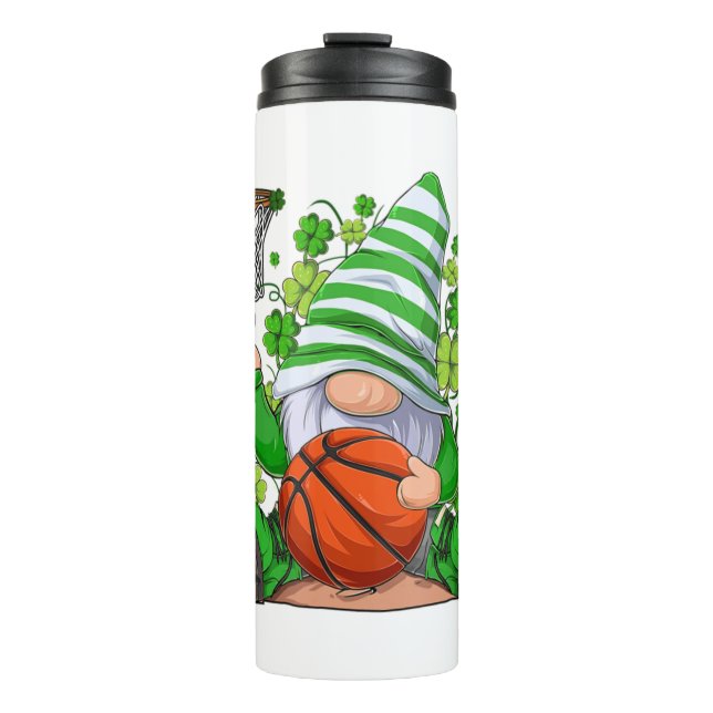 Garrafa Térmica Dia de São Patrício Gnome segurando basquete Lucky (Frente)