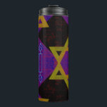 Garrafa Térmica Estrela Feliz de Chanucá de SlipperyJoe de David m<br><div class="desc">Estrela Feliz de Chanucá de SlipperyJoe da Celebração Artística de David menorah Dreidel Velas judaicas Hebraico Chanukah dava decorações religião judaísmo cultura religiosa práticas religiosas tradições simbólicas design de profundidade de contraste simetria</div>