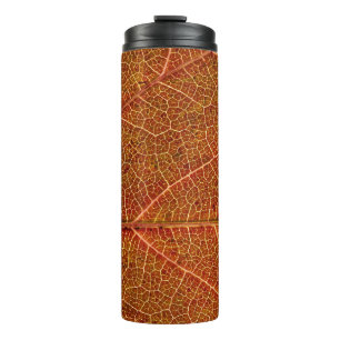 Garrafa Térmica Folha castanha em fotografia de aproximação