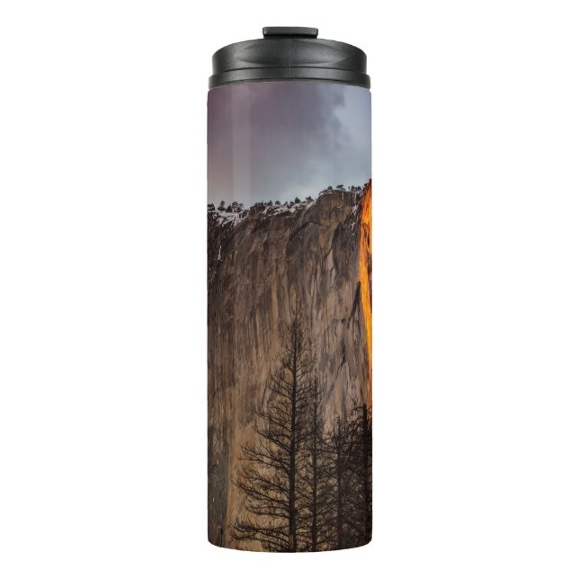 GARRAFA TÉRMICA FORMAÇÃO ROCK COM LAVA DURANTE O DIA (Frente)