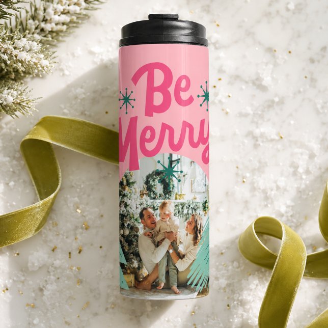 Garrafa Térmica Foto em Arco da Árvore de Natal com Rabiscos Rosa  (Be Merry Pink Scribble Holiday Tree Arched Photo Thermal Tumbler)