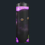 Garrafa Térmica Gustav Klimt Cat<br><div class="desc">Tumbler térmico com um gato Gustav Klimt! Este gatinho fluffy fica num campo verde de flores roxas. Um presente perfeito para amantes de gatos e entusiastas de arte austríacos!</div>