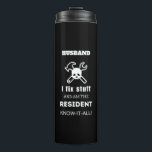 Garrafa Térmica HUSBAND Birthday Gift Men Funny GRANDPA<br><div class="desc">Presentes únicos personalizados para homens - pai, avô, pai, avô, tio - Adicione nome ou texto para personalizar. Perfeito para Dia de os pais, aniversário, aposentadoria, Natal, para mostrar apreciação. Apresenta um gráfico único de crânio e de pântano e martelo em vez de bósforos. Tem um elemento de rock'n'roll. Um...</div>