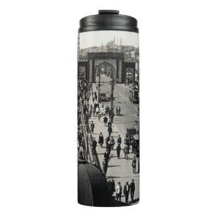 Garrafa Térmica ISTANBUL, TURQUIA - CIRCA 1900's :Vintage cityscap