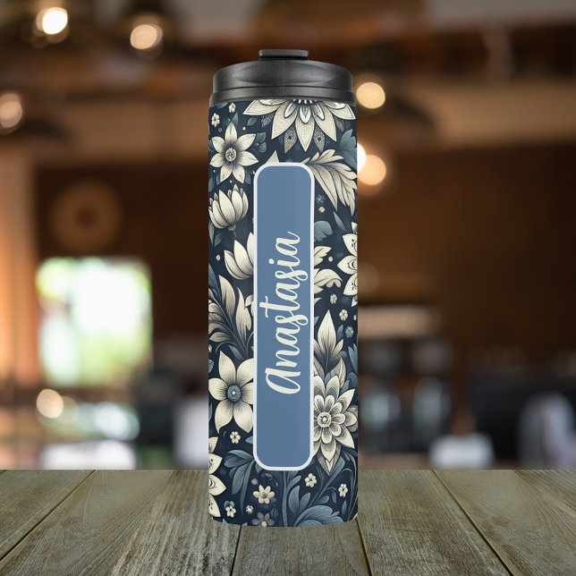Garrafa Térmica Julho Personalizado Flor Larkspur 16 oz (Personalized 20 oz Thermal Tumbler With Birth Flower the Larkspur for the Month of July.)