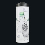 Garrafa Térmica Keeshond Christmas Snowman Pinting Art<br><div class="desc">Retrato original de Cachorro Snowman de Natal Keeshond. Especializamo-nos em arte original engraçada e engraçada. Comprar isto para si próprio ou como um presente excelente para os teus amigos de Keeshond. Seja criativo - clique em PERSONALIZAR para adicionar/remover/alterar texto, redimensionar a imagem, alterar as cores ou qualquer outra coisa que...</div>