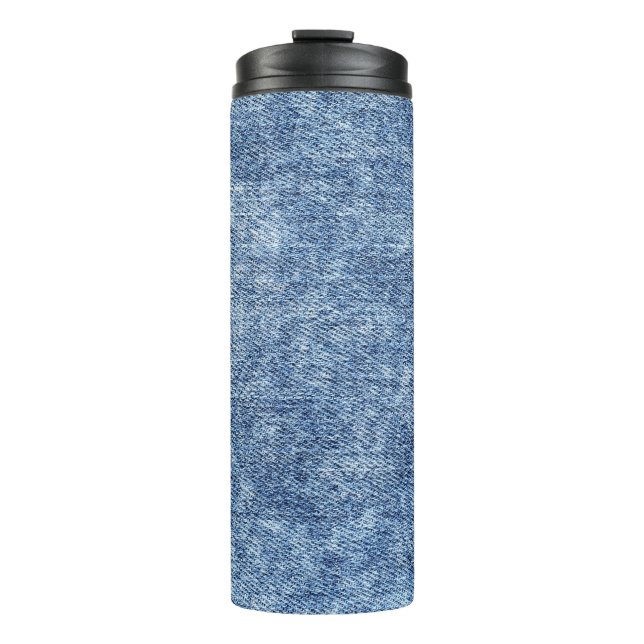 Garrafa Térmica Lave com ácido o denim azul, textura próxima. (Frente)
