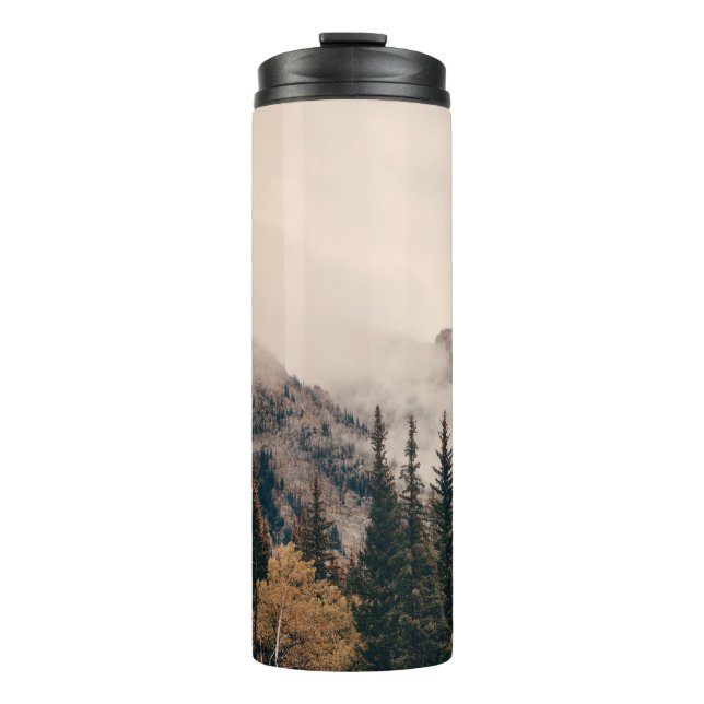 Garrafa Térmica Montanhas com neblina e floresta no Parque Naciona (Frente)