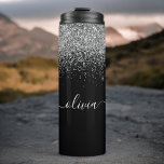Garrafa Térmica Nome do Monograma da Malhação Negra Glitter Girly<br><div class="desc">Negra e Silver Sparkle Glitter escovado Monograma de Metal Nome Bebida Tumbler. Isto faz o doce e perfeito aniversário de 16 anos,  casamento,  chá de panela,  aniversário,  chá de fraldas ou festa de solteira presente para alguém que ama luxo de luxo e estilos quíticos.</div>
