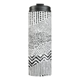 Garrafa Térmica Padrão ondulado preto e branco. Ornamento desenhad