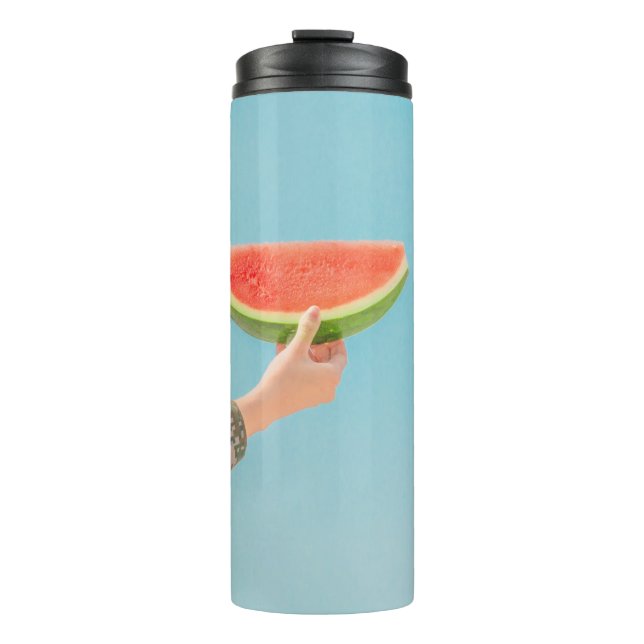 Garrafa Térmica Pessoa que segura melancia fatiada (Frente)