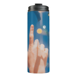 Garrafa Térmica Pessoas que lidam com luz azul
