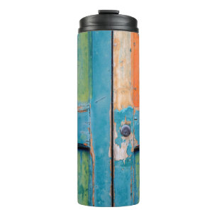 GARRAFA TÉRMICA VISÃO DE FECHAMENTO DA PORTA DE MADEIRA AZUL E VE