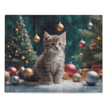 Gatinho de Natal Repleto pela Árvore com Ornamento