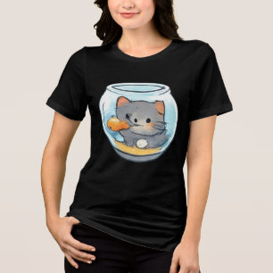 Gatinho em Tigela de Peixes Fofos