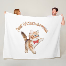 gatinho em torno do cobertor