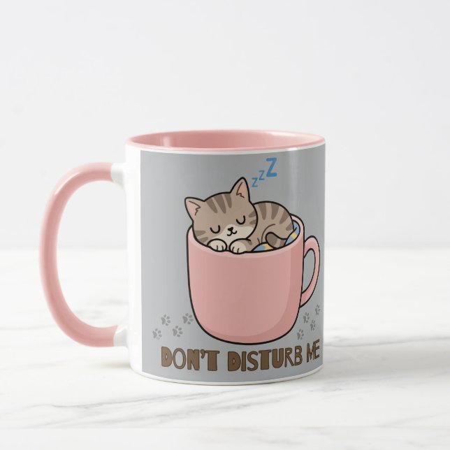 Gatinho Fofo Dormindo na Xícara de Chá (Esquerda)