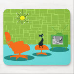 Gatinho retro Mousepad da era espacial<br><div class="desc">Diz-se que os cães têm proprietários e os gatos têm funcionarios. O felino neste gatinho retro Mousepad da era espacial não podia concordar mais! O estilo dos anos 60, características de design minimalistas da arte um gato lustroso, preto em uma sala de visitas moderna do meio século. A sala sofisticada...</div>