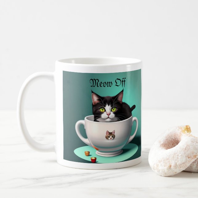 gato bonitinho numa caneca fofa não sendo fofo (Com Donut)