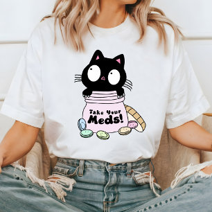 Gato Bonito Leva Sua Camisa De Medicina, Gato Engr
