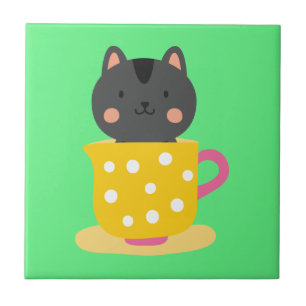 Gato bonito na caricatura do teacup na menta