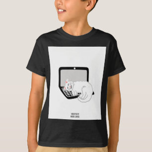 Gato Branco Dormindo Em Laptop Negra Camisa Negra