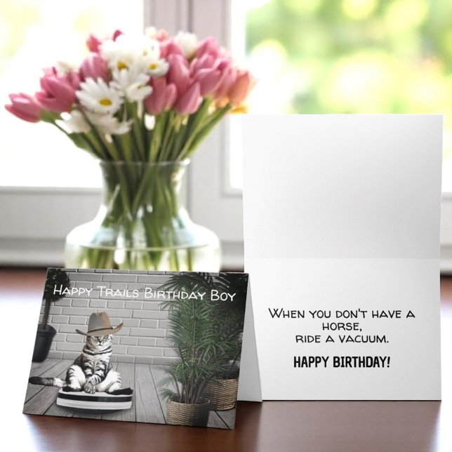 Gato de chapéu de cowboy engraçado em um cartão de (funny birthday greeting card template cover and inside)