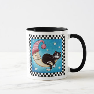 Gato do smoking adormecido na caneca da arte do